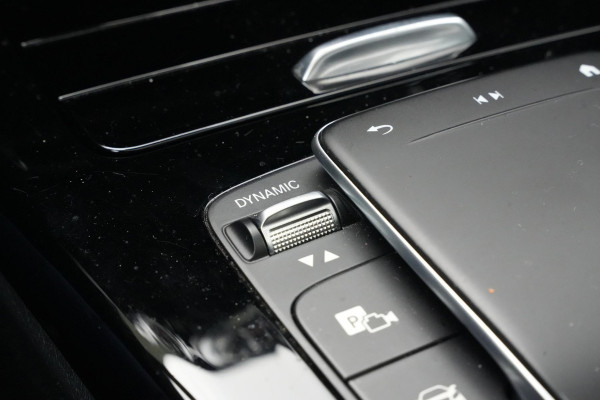 Mercedes-Benz A-Klasse 250 e Business Solution AMG Limited Panoramadak Ambient Widescreen AMG Cruise Camera