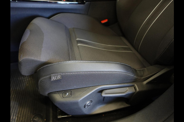 Opel Astra 1.2 130pk GS Line Automaat | Climate control | Adaptive cruise control | LED | Voorstoelen verwarmd | Stuurwiel verwarmd | Achteruitrij camera 360* | Sfeer verlichting | Apple Carplay/ Android auto