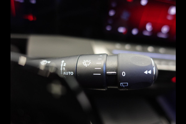 Opel Astra 1.2 130pk GS Line Automaat | Climate control | Adaptive cruise control | LED | Voorstoelen verwarmd | Stuurwiel verwarmd | Achteruitrij camera 360* | Sfeer verlichting | Apple Carplay/ Android auto