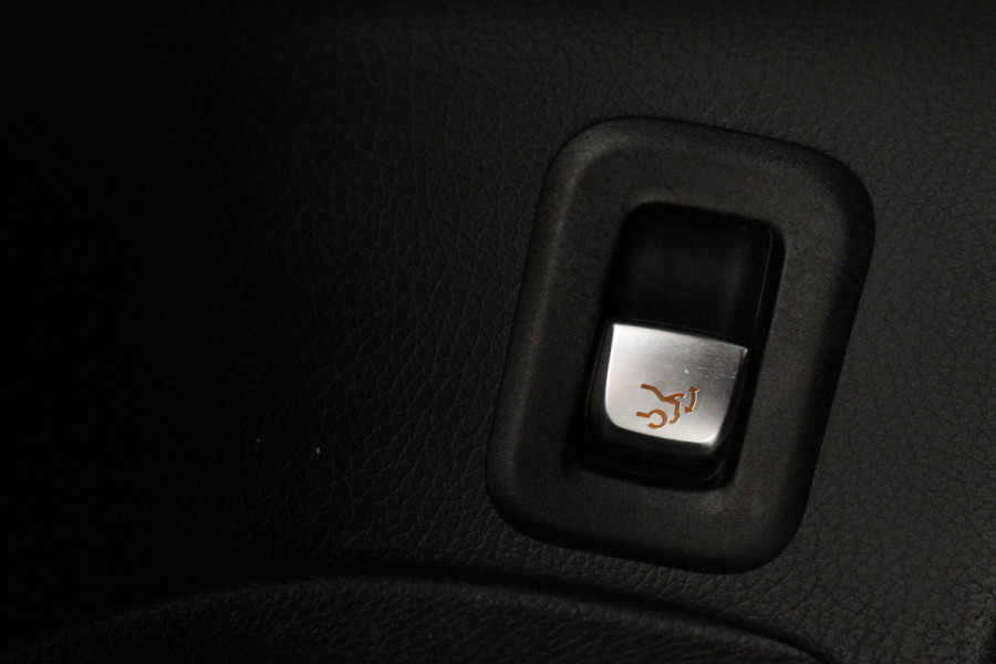 Mercedes-Benz C-Klasse Estate 180 Business Solution AMG Automaat (NAVIGATIE, SFEERVERLICHTING, VIRTUAL, STOELVERWARMING, CAMERA)