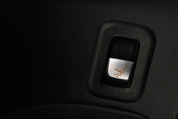 Mercedes-Benz C-Klasse Estate 180 Business Solution AMG Automaat (NAVIGATIE, SFEERVERLICHTING, VIRTUAL, STOELVERWARMING, CAMERA)