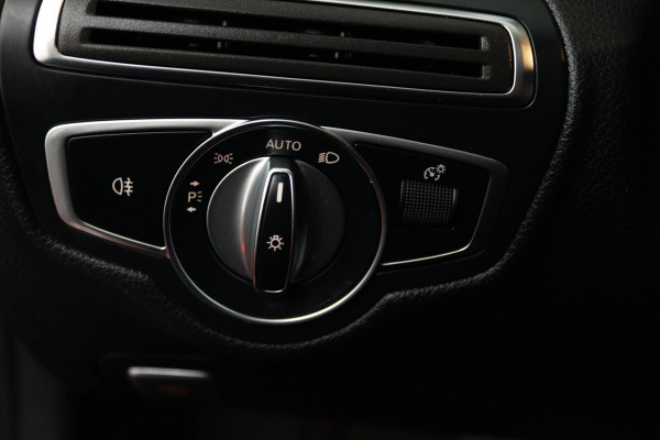 Mercedes-Benz C-Klasse Estate 180 Business Solution AMG Automaat (NAVIGATIE, SFEERVERLICHTING, VIRTUAL, STOELVERWARMING, CAMERA)