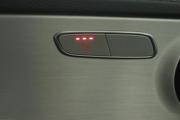 Mercedes-Benz C-Klasse Estate 180 Business Solution AMG Automaat (NAVIGATIE, SFEERVERLICHTING, VIRTUAL, STOELVERWARMING, CAMERA)