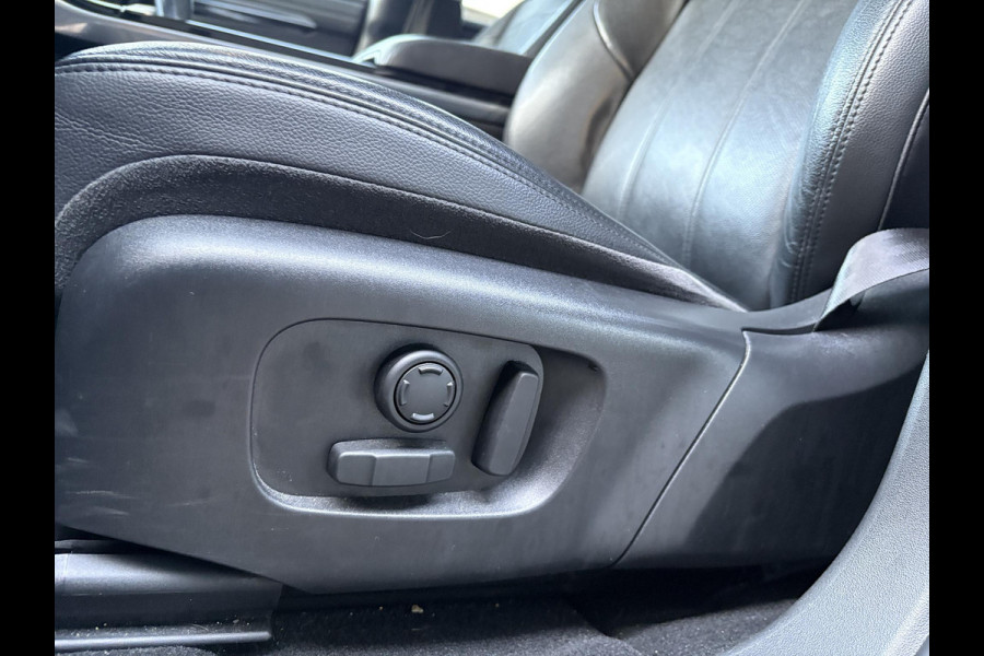 Land Rover Range Rover Evoque 1.5 P300e AWD R-Dynamic HSE | Cold Climate Pack | Memory Seats | Camera | Dealer onderhouden | Leder | Navigatie |