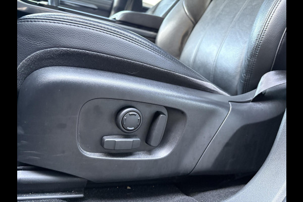 Land Rover Range Rover Evoque 1.5 P300e AWD R-Dynamic HSE | Cold Climate Pack | Memory Seats | Camera | Dealer onderhouden | Leder | Navigatie |