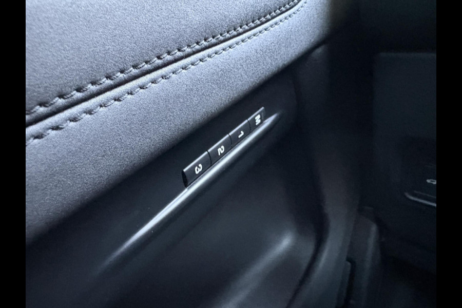 Land Rover Range Rover Evoque 1.5 P300e AWD R-Dynamic HSE | Cold Climate Pack | Memory Seats | Camera | Dealer onderhouden | Leder | Navigatie |