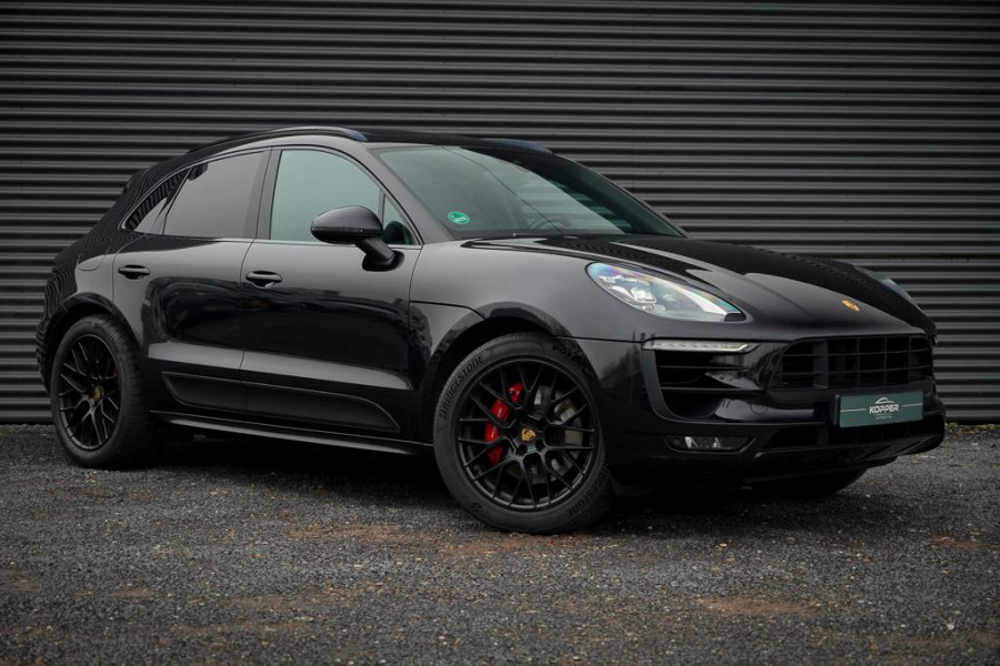 Porsche Macan 3.0 GTS / Pano / Luchtvering / Trekhaak / Sportstoelen / Carplay