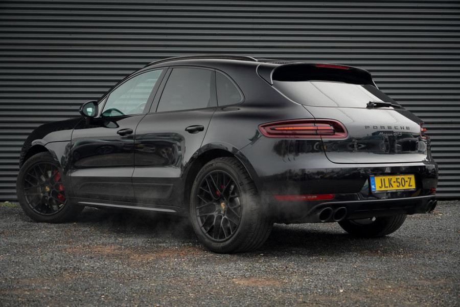 Porsche Macan 3.0 GTS / Pano / Luchtvering / Trekhaak / Sportstoelen / Carplay