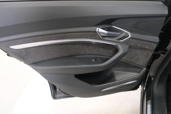 Audi e-tron E-tron 55 quattro advanced Pro Line Plus 95 kWh > Lees Advertentie <
