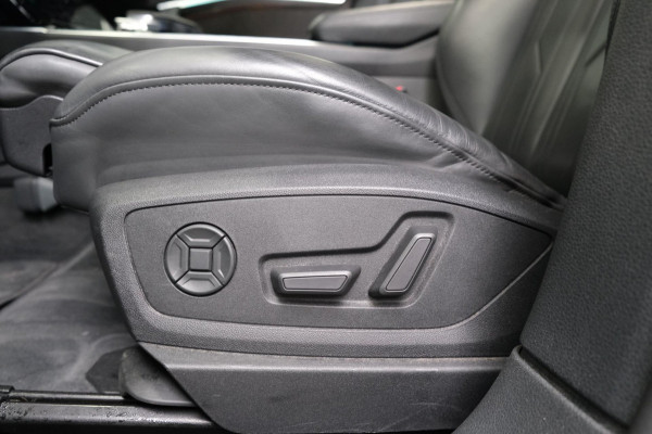 Audi e-tron E-tron 55 quattro advanced Pro Line Plus 95 kWh > Lees Advertentie <