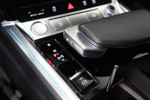 Audi e-tron E-tron 55 quattro advanced Pro Line Plus 95 kWh > Lees Advertentie <