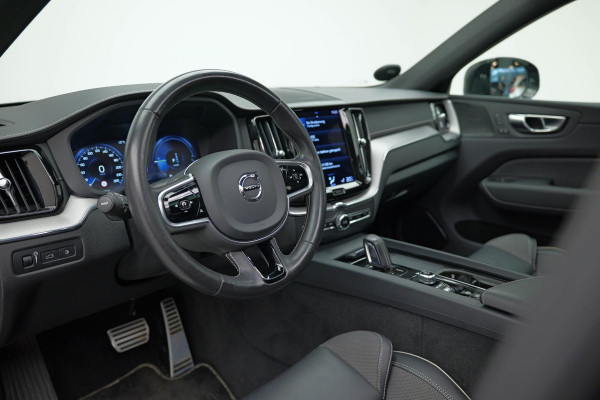 Volvo XC60 2.0 Recharge T8 AWD R-Design |Bomvoll|Pano|360 Camera|Luchtvering|Trekhaak|H&K|HUD|