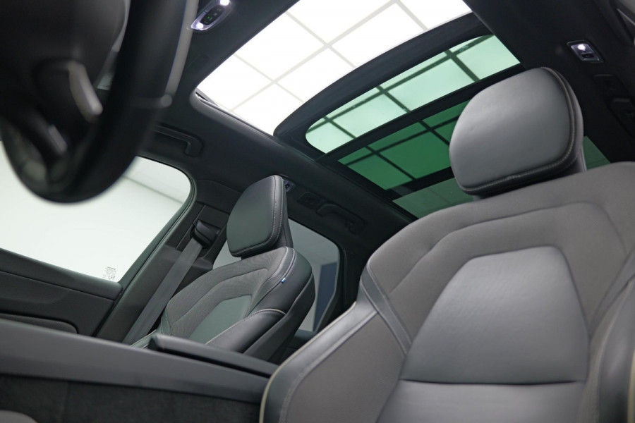 Volvo XC60 2.0 Recharge T8 AWD R-Design |Bomvoll|Pano|360 Camera|Luchtvering|Trekhaak|H&K|HUD|