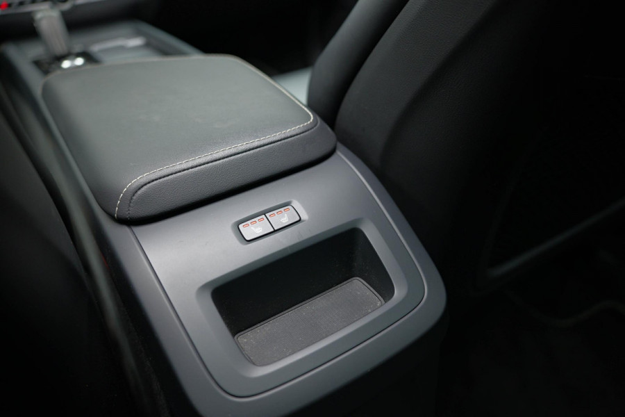 Volvo XC60 2.0 Recharge T8 AWD R-Design |Bomvoll|Pano|360 Camera|Luchtvering|Trekhaak|H&K|HUD|