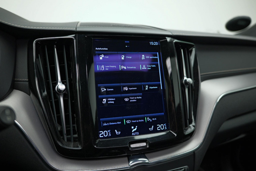 Volvo XC60 2.0 Recharge T8 AWD R-Design |Bomvoll|Pano|360 Camera|Luchtvering|Trekhaak|H&K|HUD|