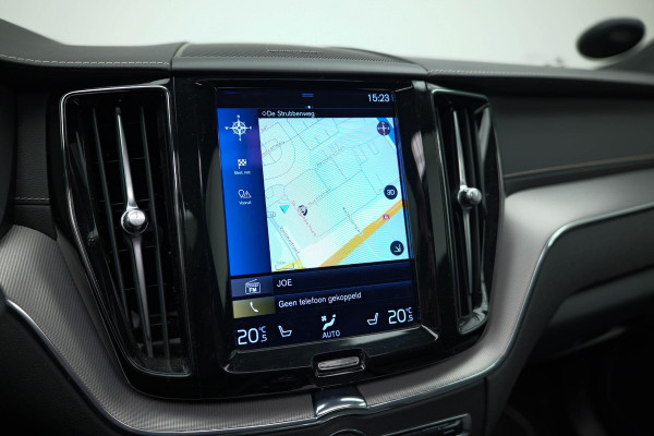 Volvo XC60 2.0 Recharge T8 AWD R-Design |Bomvoll|Pano|360 Camera|Luchtvering|Trekhaak|H&K|HUD|