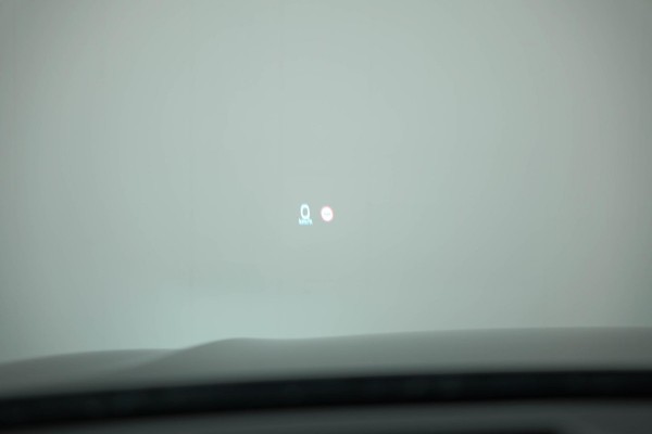 Volvo XC60 2.0 Recharge T8 AWD R-Design |Bomvoll|Pano|360 Camera|Luchtvering|Trekhaak|H&K|HUD|