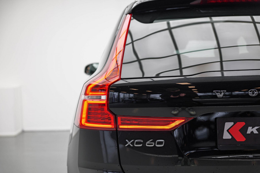 Volvo XC60 2.0 Recharge T8 AWD R-Design |Bomvoll|Pano|360 Camera|Luchtvering|Trekhaak|H&K|HUD|