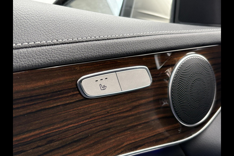 Mercedes-Benz GLC 300e 4MATIC Premium Plus | Panoramadak | Trekhaak | Achteruitrijcamera | Stoelverwarming | Half leder |