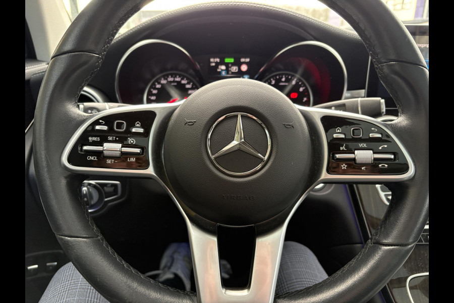Mercedes-Benz GLC 300e 4MATIC Premium Plus | Panoramadak | Trekhaak | Achteruitrijcamera | Stoelverwarming | Half leder |