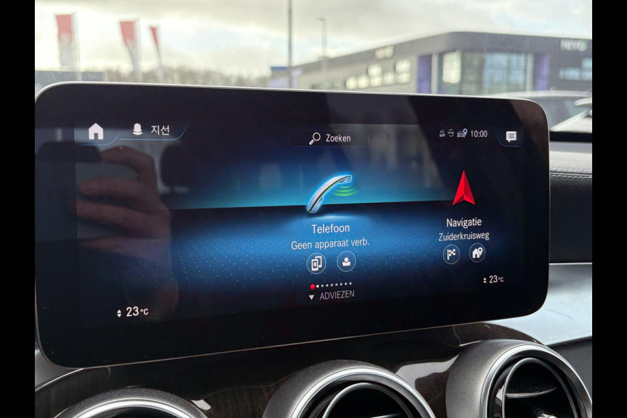Mercedes-Benz GLC 300e 4MATIC Premium Plus | Panoramadak | Trekhaak | Achteruitrijcamera | Stoelverwarming | Half leder |