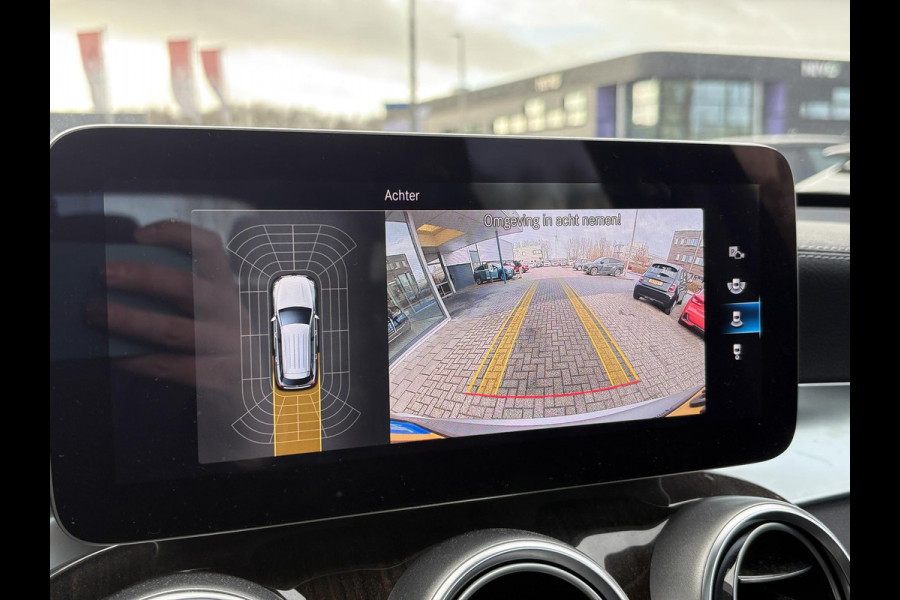 Mercedes-Benz GLC 300e 4MATIC Premium Plus | Panoramadak | Trekhaak | Achteruitrijcamera | Stoelverwarming | Half leder |