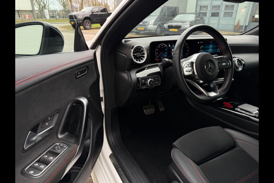 Mercedes-Benz CLA-Klasse Shooting Brake 200 AMG Line