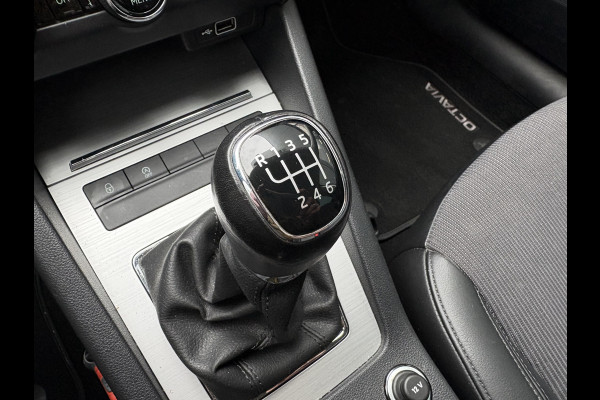 Škoda Octavia Combi 1.0 TSi 115pk Business Edition LEDER/NAVI/CARPLAY/CRUISE/PDC/WINTERPACK