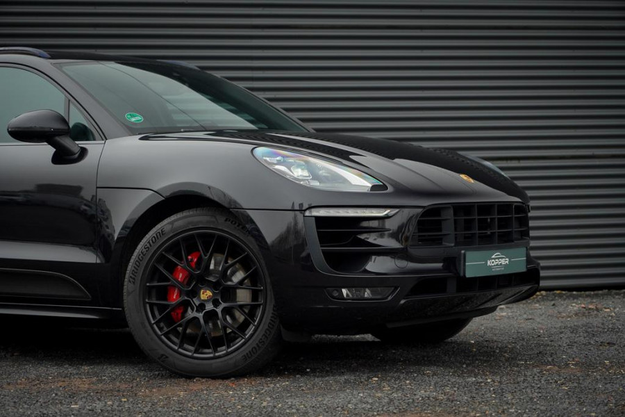 Porsche Macan 3.0 GTS / Pano / Luchtvering / Trekhaak / Sportstoelen / Carplay