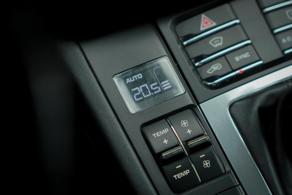 Porsche Macan 3.0 GTS / Pano / Luchtvering / Trekhaak / Sportstoelen / Carplay