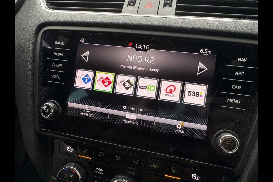 Škoda Octavia Combi 1.0 TSi 115pk Business Edition LEDER/NAVI/CARPLAY/CRUISE/PDC/WINTERPACK