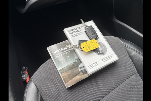 Škoda Octavia Combi 1.0 TSi 115pk Business Edition LEDER/NAVI/CARPLAY/CRUISE/PDC/WINTERPACK