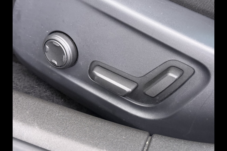 Polestar 2 78kWh 408PK PERFORMANCE 0-100 4,7sec. Long Range Pano-dak Elektr.Stoel+Stuur-verwarmd GSM-Key (semi-)-AutoPilot AWD GSM-Sleutel  SOH 93% Google-Android® Navi 360°Camera Elek.Achterklep PDC-a+v Performance-Ophanging Premium-Audio Active-Grille Keyless LEDParkeerassist auto 1.500KG Trekgewicht! 3fase 11kw thuis laden 4-season-Bnd € 66.000 nieuw