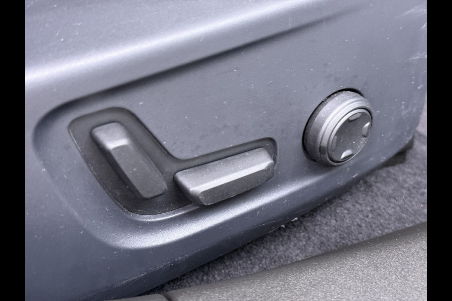 Polestar 2 78kWh 408PK PERFORMANCE 0-100 4,7sec. Long Range Pano-dak Elektr.Stoel+Stuur-verwarmd GSM-Key (semi-)-AutoPilot AWD GSM-Sleutel  SOH 93% Google-Android® Navi 360°Camera Elek.Achterklep PDC-a+v Performance-Ophanging Premium-Audio Active-Grille Keyless LEDParkeerassist auto 1.500KG Trekgewicht! 3fase 11kw thuis laden 4-season-Bnd € 66.000 nieuw