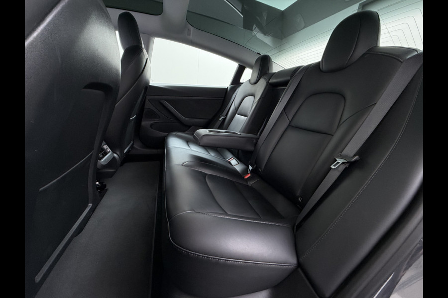 Tesla Model 3 RWD SR plus Soh 92% LFP Accu Trekhaak AutoPilot Leder Panoramadak Adaptive-Cruise Camera's Elektr.-Stuur+Stoelen+Spiegels+Geheug Navi LED DAB Voorverwarmen Keyless One-Pedal-Drive Lmv 18" SOH 92% 1e Eigenaar Origineel Nederlandse Auto 1.000kg Trekvermogen
