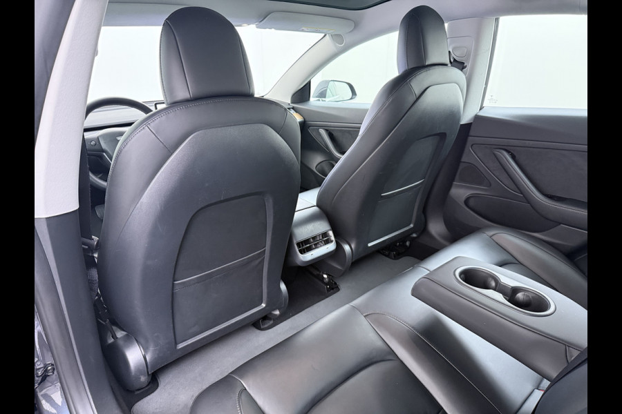 Tesla Model 3 RWD SR plus Soh 92% LFP Accu Trekhaak AutoPilot Leder Panoramadak Adaptive-Cruise Camera's Elektr.-Stuur+Stoelen+Spiegels+Geheug Navi LED DAB Voorverwarmen Keyless One-Pedal-Drive Lmv 18" SOH 92% 1e Eigenaar Origineel Nederlandse Auto 1.000kg Trekvermogen