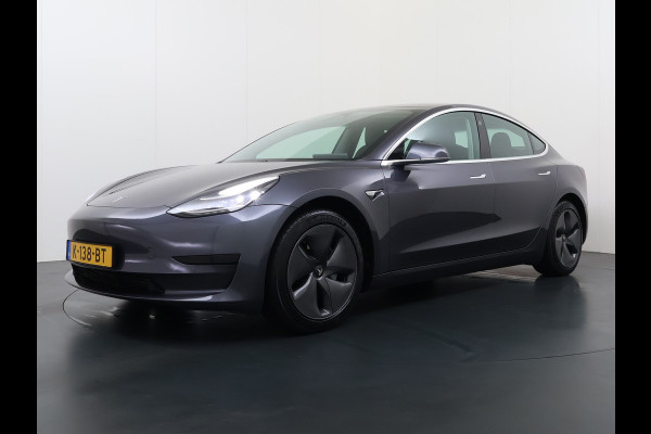 Tesla Model 3 RWD SR plus Soh 92% LFP Accu Trekhaak AutoPilot Leder Panoramadak Adaptive-Cruise Camera's Elektr.-Stuur+Stoelen+Spiegels+Geheug Navi LED DAB Voorverwarmen Keyless One-Pedal-Drive Lmv 18" SOH 92% 1e Eigenaar Origineel Nederlandse Auto 1.000kg Trekvermogen