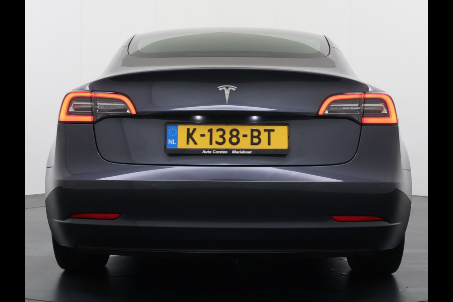 Tesla Model 3 RWD SR plus Soh 92% LFP Accu Trekhaak AutoPilot Leder Panoramadak Adaptive-Cruise Camera's Elektr.-Stuur+Stoelen+Spiegels+Geheug Navi LED DAB Voorverwarmen Keyless One-Pedal-Drive Lmv 18" SOH 92% 1e Eigenaar Origineel Nederlandse Auto 1.000kg Trekvermogen