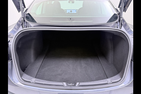 Tesla Model 3 RWD SR plus Soh 92% LFP Accu Trekhaak AutoPilot Leder Panoramadak Adaptive-Cruise Camera's Elektr.-Stuur+Stoelen+Spiegels+Geheug Navi LED DAB Voorverwarmen Keyless One-Pedal-Drive Lmv 18" SOH 92% 1e Eigenaar Origineel Nederlandse Auto 1.000kg Trekvermogen