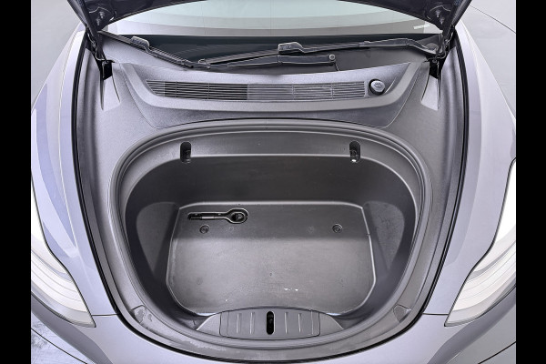 Tesla Model 3 RWD SR plus Soh 92% LFP Accu Trekhaak AutoPilot Leder Panoramadak Adaptive-Cruise Camera's Elektr.-Stuur+Stoelen+Spiegels+Geheug Navi LED DAB Voorverwarmen Keyless One-Pedal-Drive Lmv 18" SOH 92% 1e Eigenaar Origineel Nederlandse Auto 1.000kg Trekvermogen