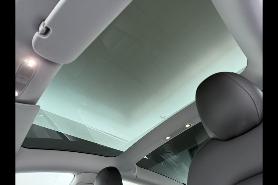 Tesla Model 3 RWD SR plus Soh 90% LFP Accu AutoPilot Leder Panoramadak Adaptive-Cruise Camera's Elektr.-Stuur+Stoelen+Spiegels+Geheugen+Easy-E Navi LED DAB Voorverwarmen Keyless One-Pedal-Drive Lmv 18" SOH 90% 1e Eigenaar Origineel Nederlandse Auto