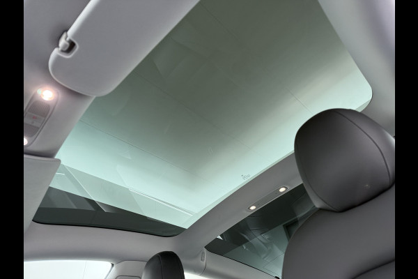 Tesla Model 3 RWD SR plus Soh 90% LFP Accu AutoPilot Leder Panoramadak Adaptive-Cruise Camera's Elektr.-Stuur+Stoelen+Spiegels+Geheugen+Easy-E Navi LED DAB Voorverwarmen Keyless One-Pedal-Drive Lmv 18" SOH 90% 1e Eigenaar Origineel Nederlandse Auto
