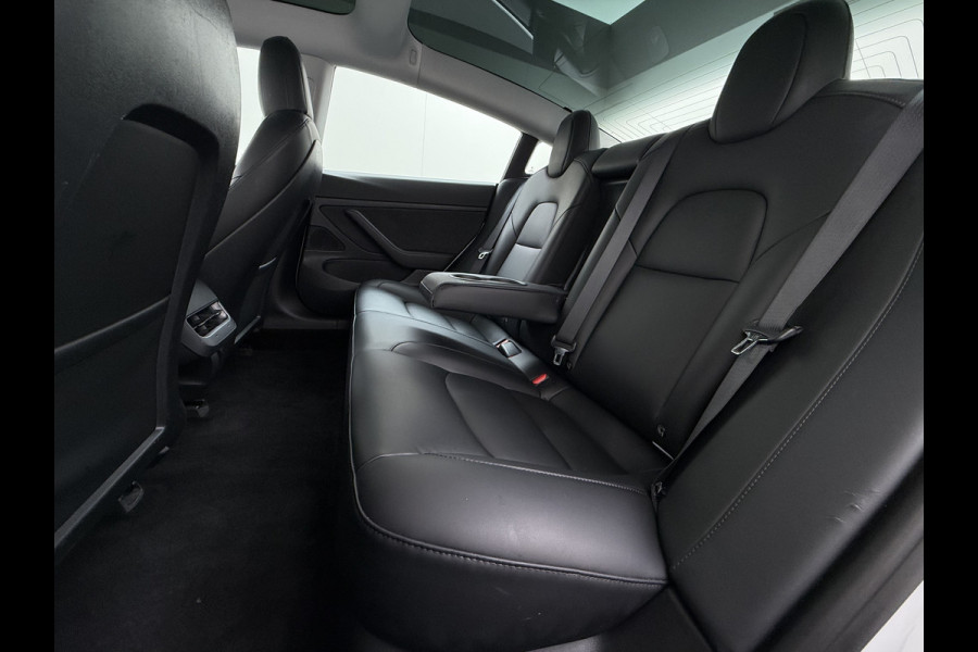 Tesla Model 3 RWD SR plus Soh 90% LFP Accu AutoPilot Leder Panoramadak Adaptive-Cruise Camera's Elektr.-Stuur+Stoelen+Spiegels+Geheugen+Easy-E Navi LED DAB Voorverwarmen Keyless One-Pedal-Drive Lmv 18" SOH 90% 1e Eigenaar Origineel Nederlandse Auto