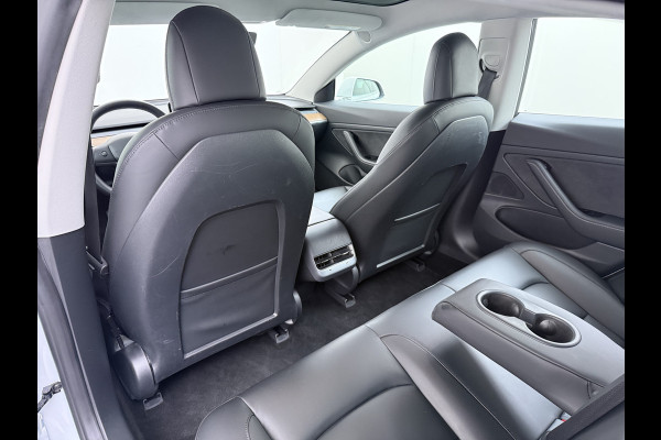 Tesla Model 3 RWD SR plus Soh 90% LFP Accu AutoPilot Leder Panoramadak Adaptive-Cruise Camera's Elektr.-Stuur+Stoelen+Spiegels+Geheugen+Easy-E Navi LED DAB Voorverwarmen Keyless One-Pedal-Drive Lmv 18" SOH 90% 1e Eigenaar Origineel Nederlandse Auto