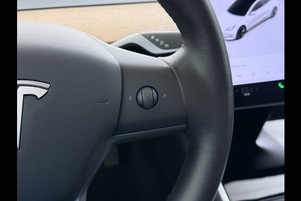 Tesla Model 3 RWD SR plus Soh 90% LFP Accu AutoPilot Leder Panoramadak Adaptive-Cruise Camera's Elektr.-Stuur+Stoelen+Spiegels+Geheugen+Easy-E Navi LED DAB Voorverwarmen Keyless One-Pedal-Drive Lmv 18" SOH 90% 1e Eigenaar Origineel Nederlandse Auto