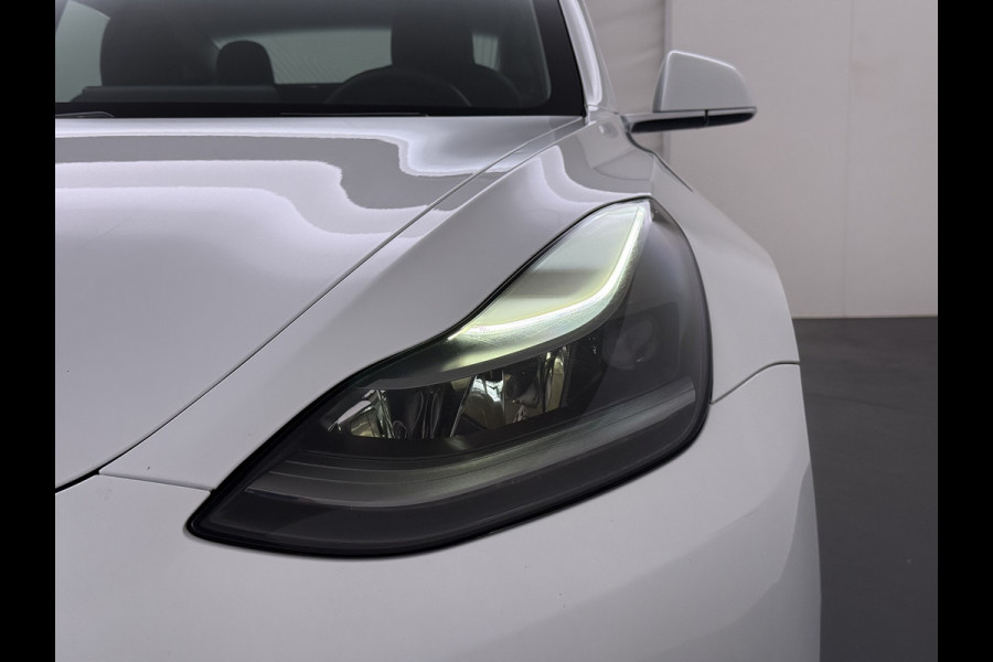 Tesla Model 3 RWD SR plus Soh 90% LFP Accu AutoPilot Leder Panoramadak Adaptive-Cruise Camera's Elektr.-Stuur+Stoelen+Spiegels+Geheugen+Easy-E Navi LED DAB Voorverwarmen Keyless One-Pedal-Drive Lmv 18" SOH 90% 1e Eigenaar Origineel Nederlandse Auto