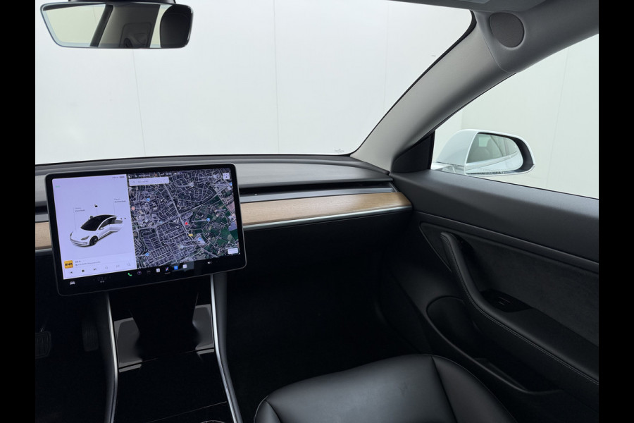 Tesla Model 3 RWD SR plus Soh 90% LFP Accu AutoPilot Leder Panoramadak Adaptive-Cruise Camera's Elektr.-Stuur+Stoelen+Spiegels+Geheugen+Easy-E Navi LED DAB Voorverwarmen Keyless One-Pedal-Drive Lmv 18" SOH 90% 1e Eigenaar Origineel Nederlandse Auto
