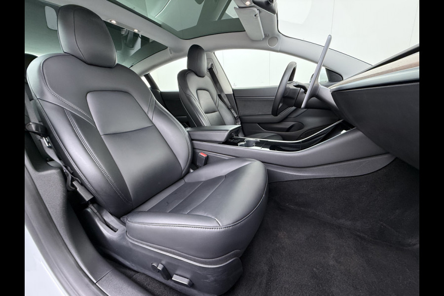 Tesla Model 3 RWD SR plus Soh 90% LFP Accu AutoPilot Leder Panoramadak Adaptive-Cruise Camera's Elektr.-Stuur+Stoelen+Spiegels+Geheugen+Easy-E Navi LED DAB Voorverwarmen Keyless One-Pedal-Drive Lmv 18" SOH 90% 1e Eigenaar Origineel Nederlandse Auto