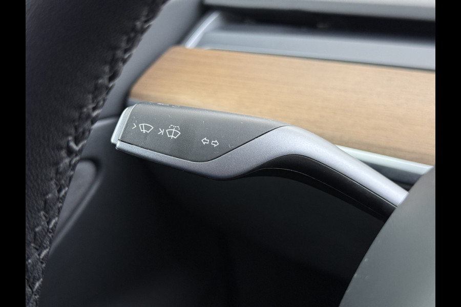 Tesla Model 3 RWD SR plus Soh 90% LFP Accu AutoPilot Leder Panoramadak Adaptive-Cruise Camera's Elektr.-Stuur+Stoelen+Spiegels+Geheugen+Easy-E Navi LED DAB Voorverwarmen Keyless One-Pedal-Drive Lmv 18" SOH 90% 1e Eigenaar Origineel Nederlandse Auto
