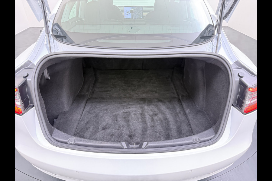 Tesla Model 3 RWD SR plus Soh 90% LFP Accu AutoPilot Leder Panoramadak Adaptive-Cruise Camera's Elektr.-Stuur+Stoelen+Spiegels+Geheugen+Easy-E Navi LED DAB Voorverwarmen Keyless One-Pedal-Drive Lmv 18" SOH 90% 1e Eigenaar Origineel Nederlandse Auto
